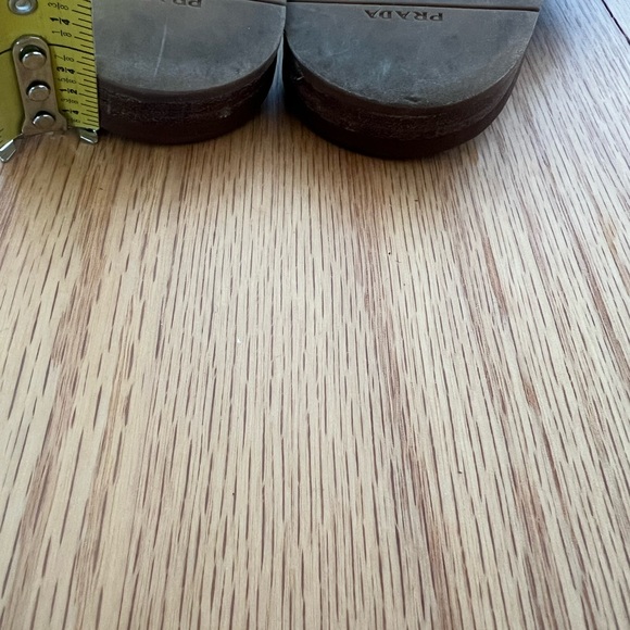 Prada slide sandals with gold buckle - Picture 9 of 9